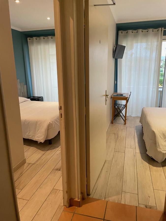 Hotel Au Tapis De Sable Saint-Cyr-sur-Mer Esterno foto