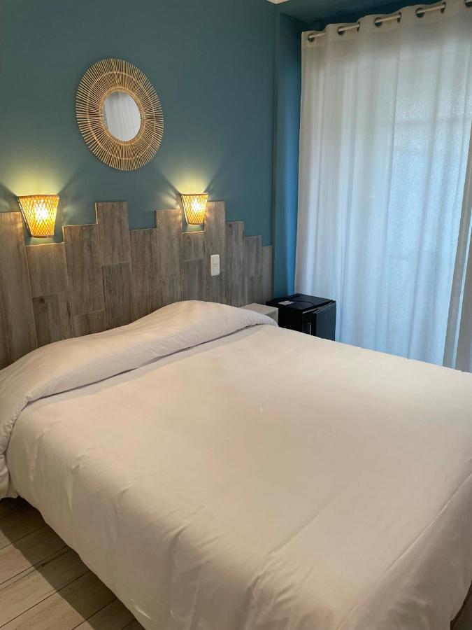 Hotel Au Tapis De Sable Saint-Cyr-sur-Mer Esterno foto