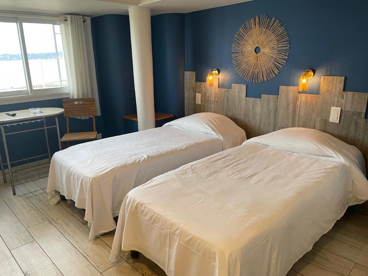 Hotel Au Tapis De Sable Saint-Cyr-sur-Mer Esterno foto
